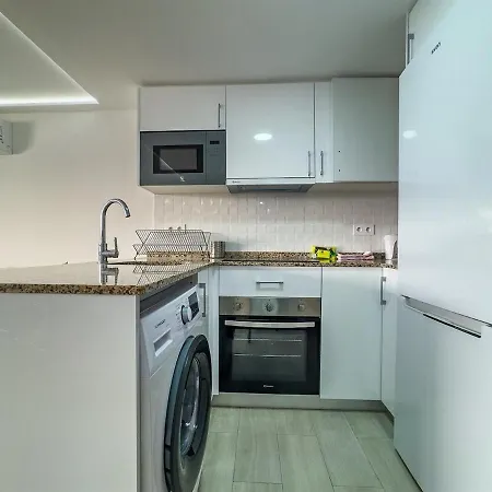 Skol 304 A - 2 Bedroom Duplex Center First Line *